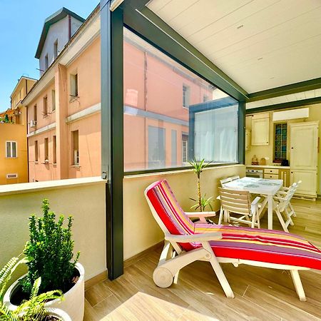 Pescara Centro Silenzioso E Confortevole Con Terrazzo Bioclimatico A 2 Minuti Dal Mare Exterior foto
