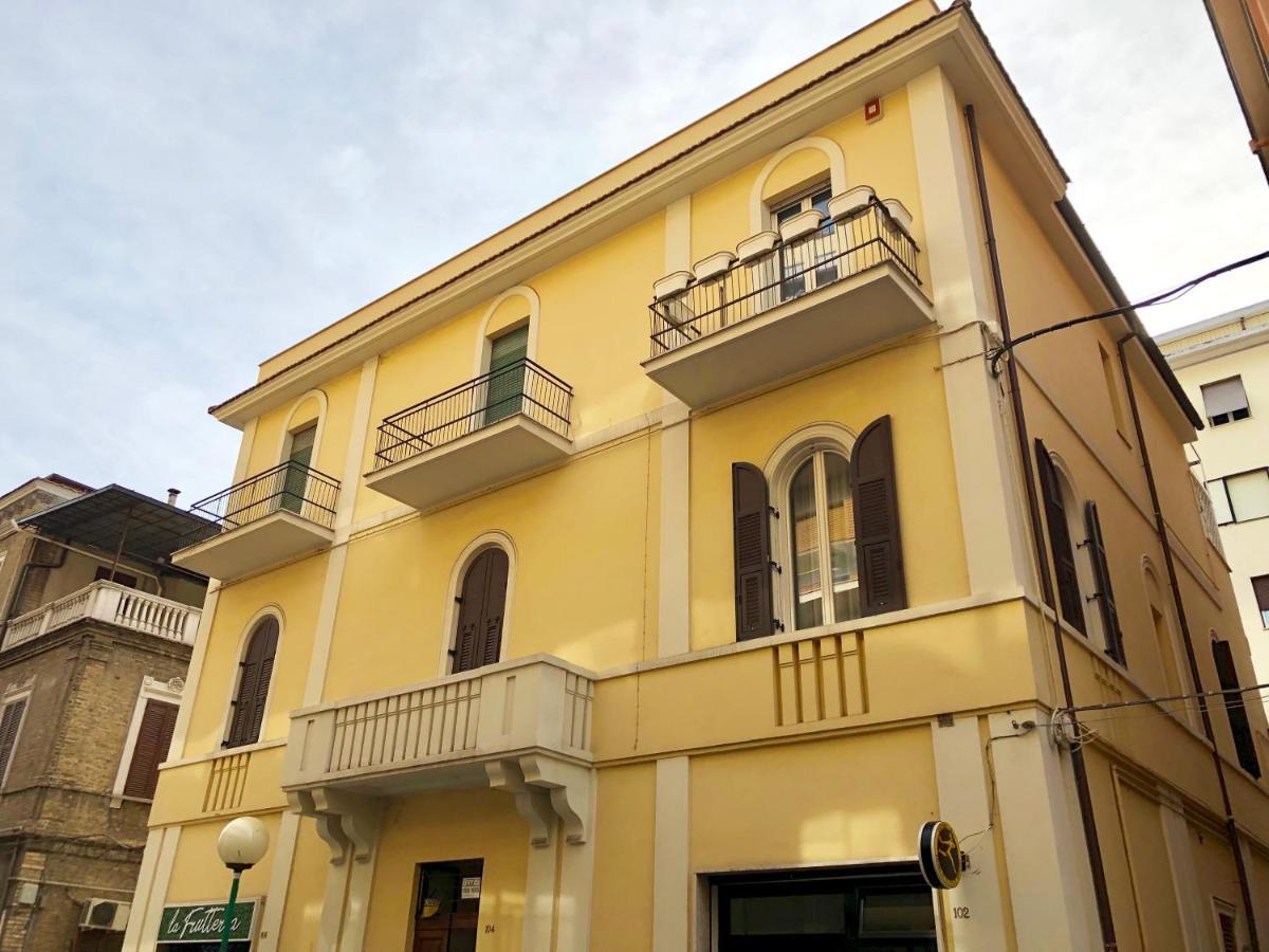 Pescara Centro Silenzioso E Confortevole Con Terrazzo Bioclimatico A 2 Minuti Dal Mare Exterior foto
